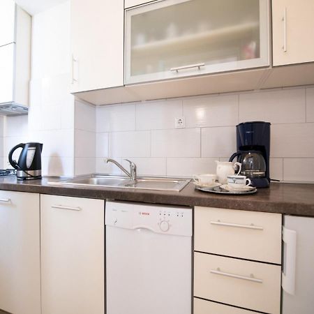 Apartment Marina With Sea View Lovran Exterior foto
